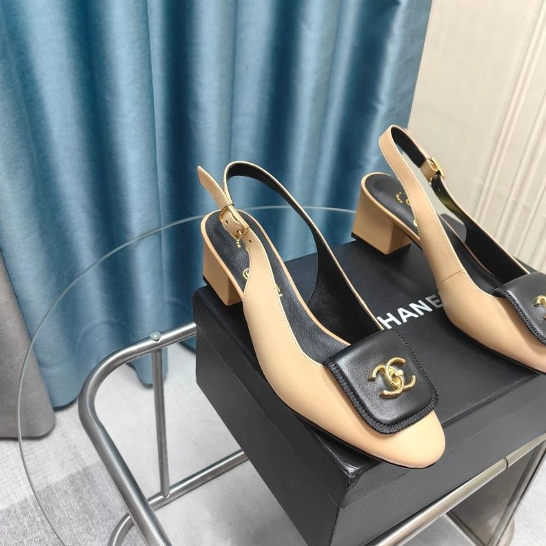 Reliable Chxnxl Sandals 122900