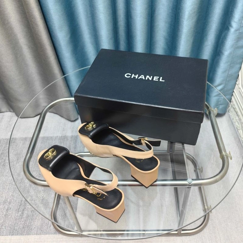 Reliable Chxnxl Sandals 122900