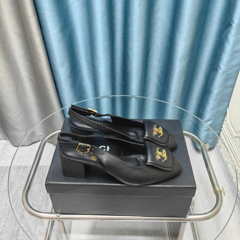 Compact Chxnxl Sandals 122899