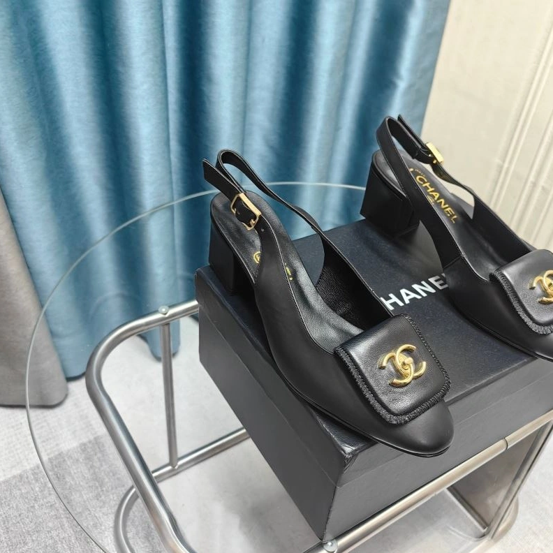 Compact Chxnxl Sandals 122899