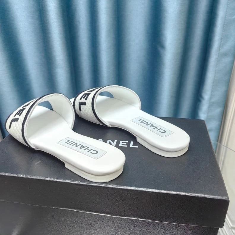 Fashionable Chxnxl Slippers 122453