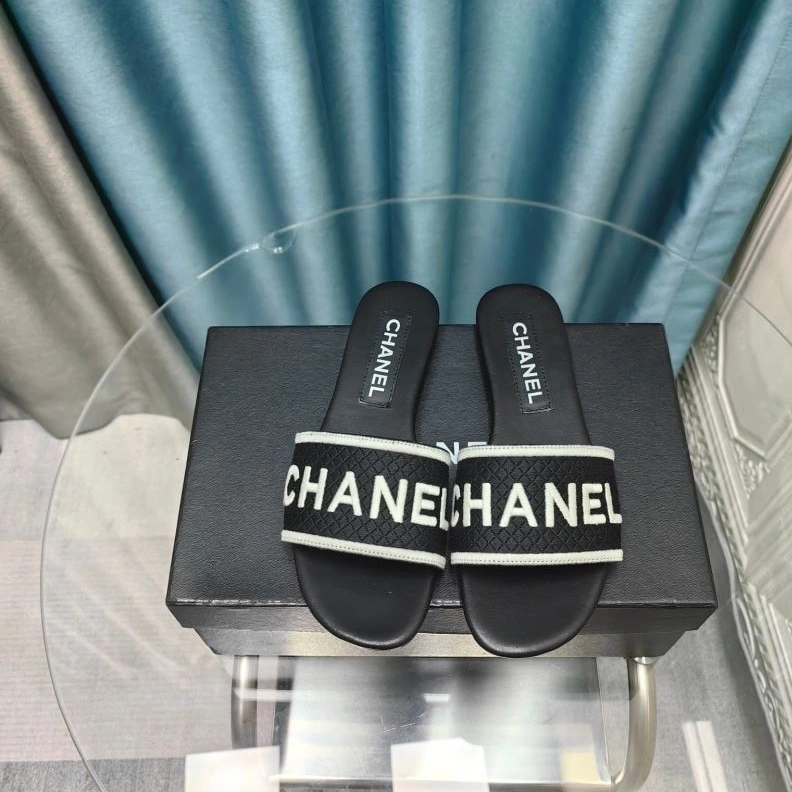 GoodFit Chxnxl Slippers 122443
