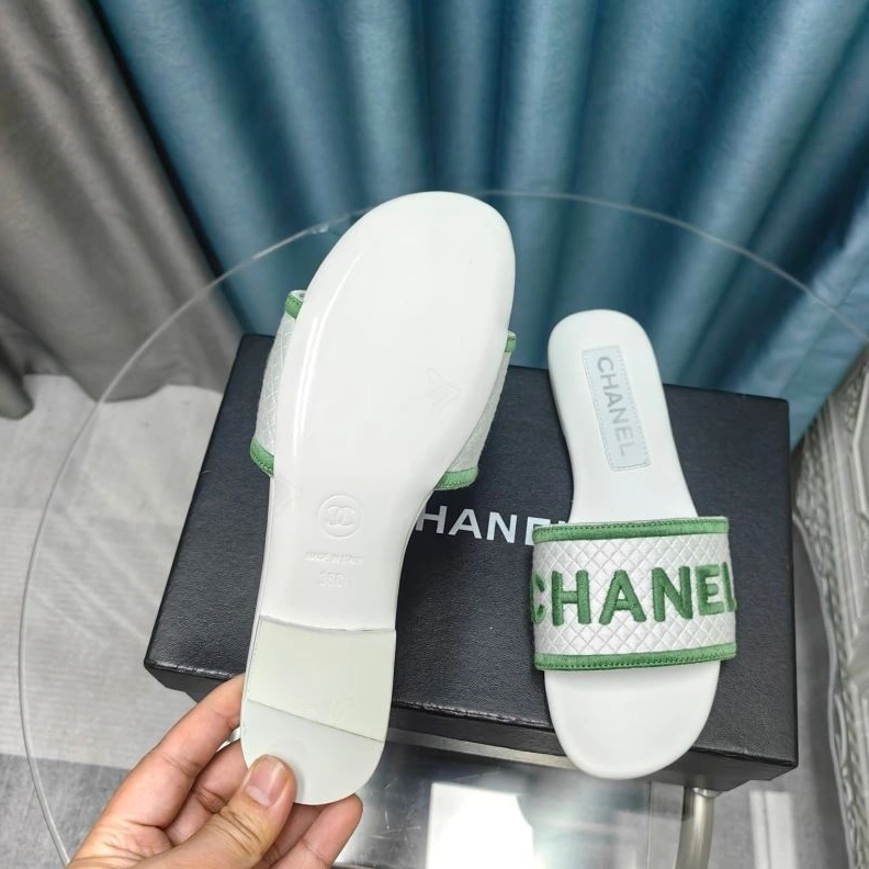 Trendsetting Chxnxl Slippers 122447