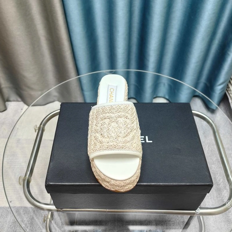 Efficient Chxnxl Slippers 122434