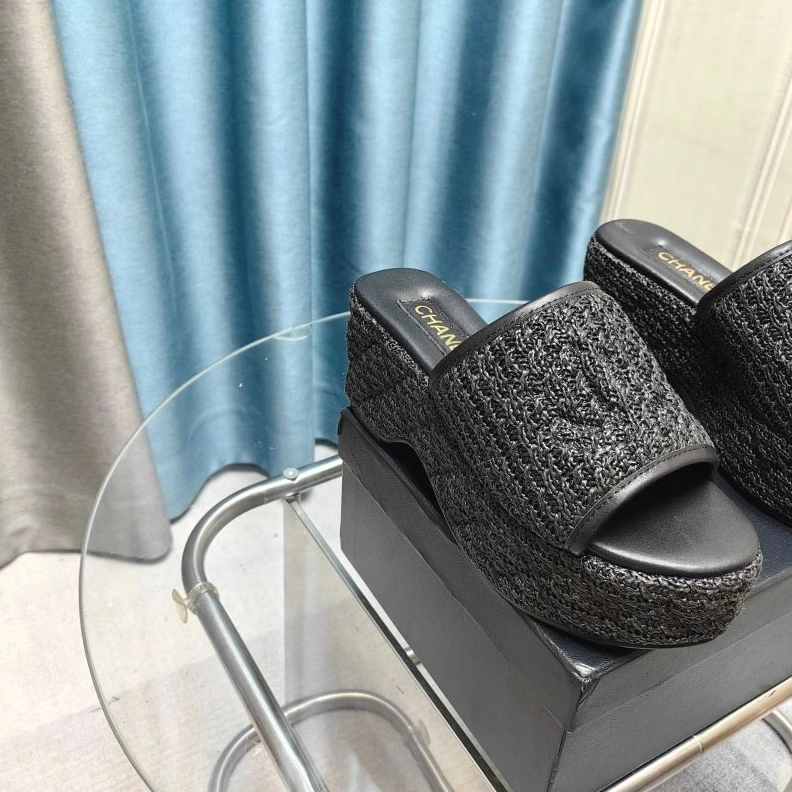 HighQuality Chxnxl Slippers 122468