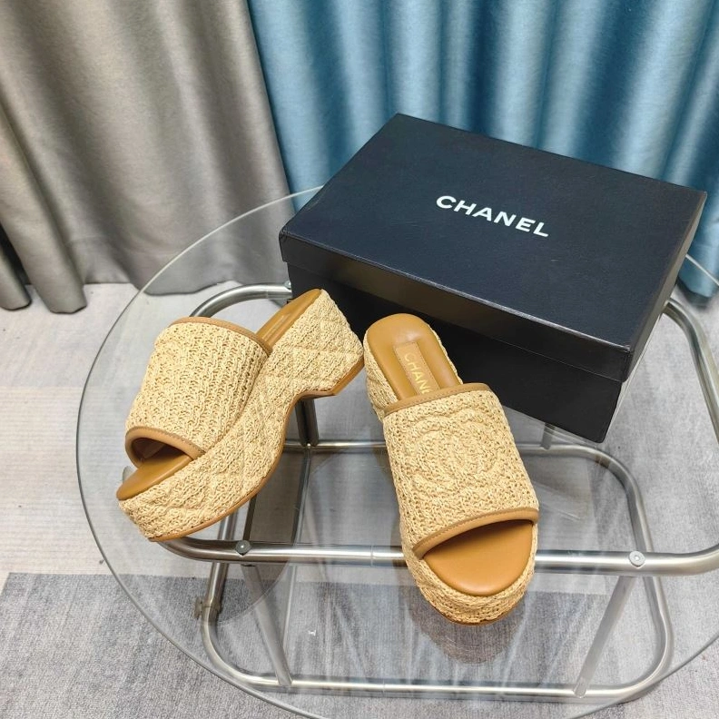 DailyWear Chxnxl Slippers 122458