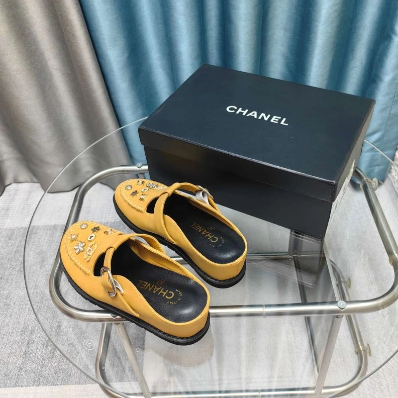 Bold Chxnxl Slippers 122455