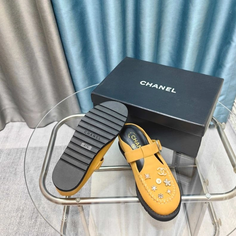 Bold Chxnxl Slippers 122455