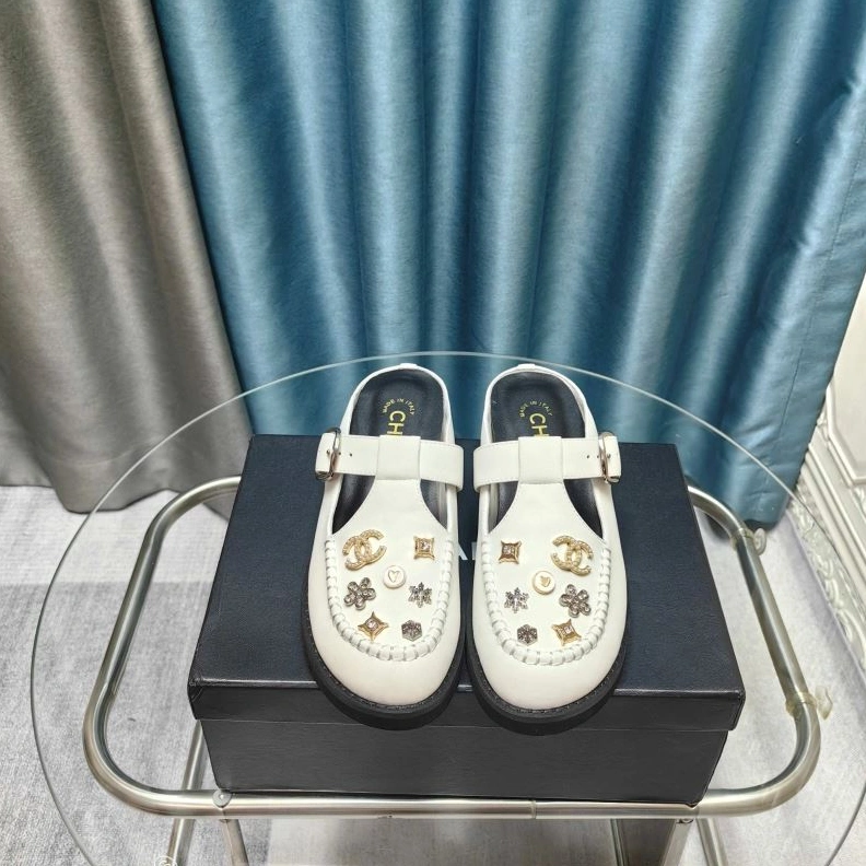 Unique Chxnxl Slippers 122444