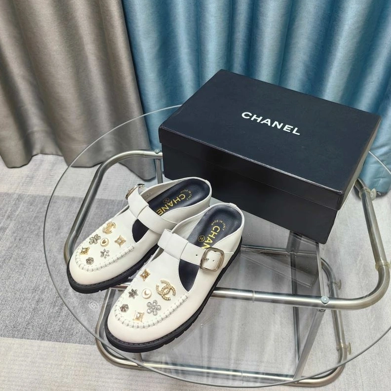 Unique Chxnxl Slippers 122444