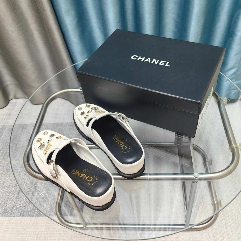 Unique Chxnxl Slippers 122444