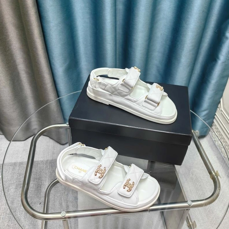 Durable Chxnxl Slippers 122454