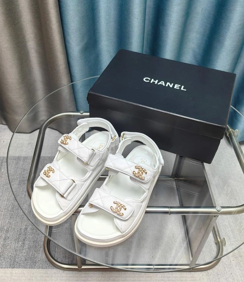 Durable Chxnxl Slippers 122454