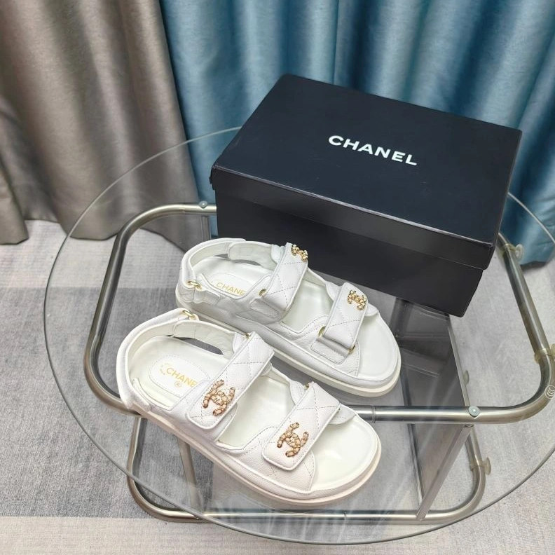 Durable Chxnxl Slippers 122454