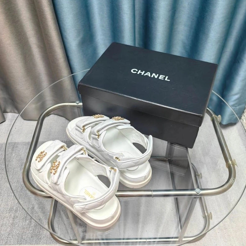 Durable Chxnxl Slippers 122454