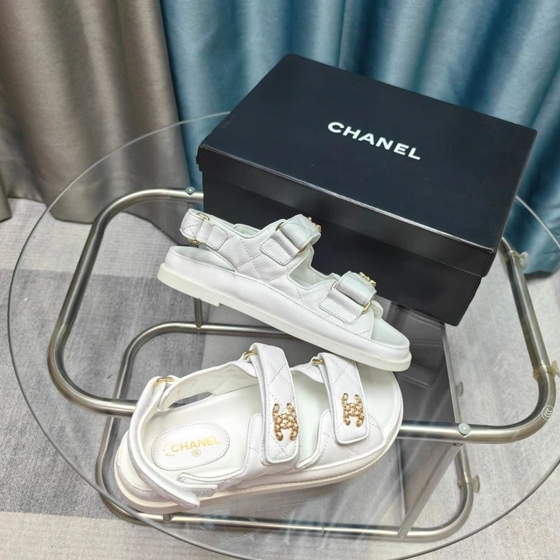 Durable Chxnxl Slippers 122454