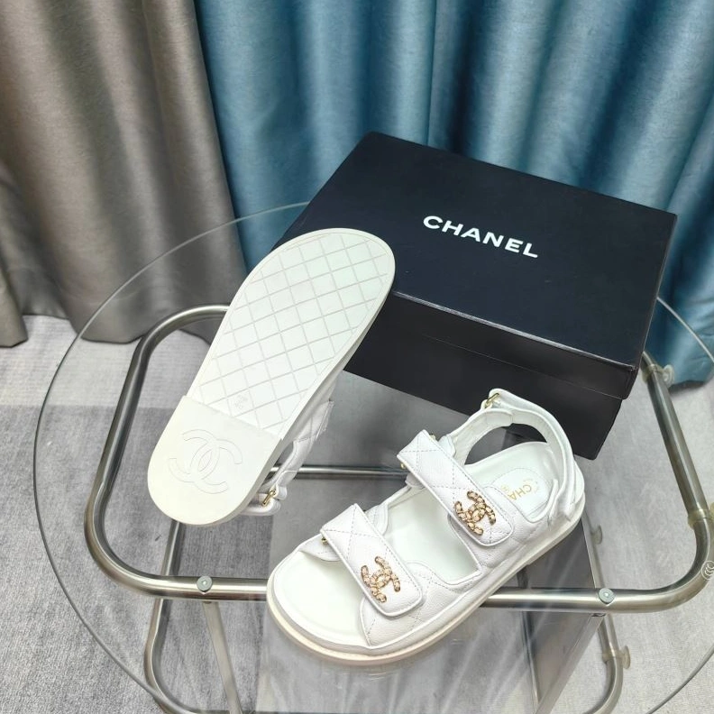 Durable Chxnxl Slippers 122454