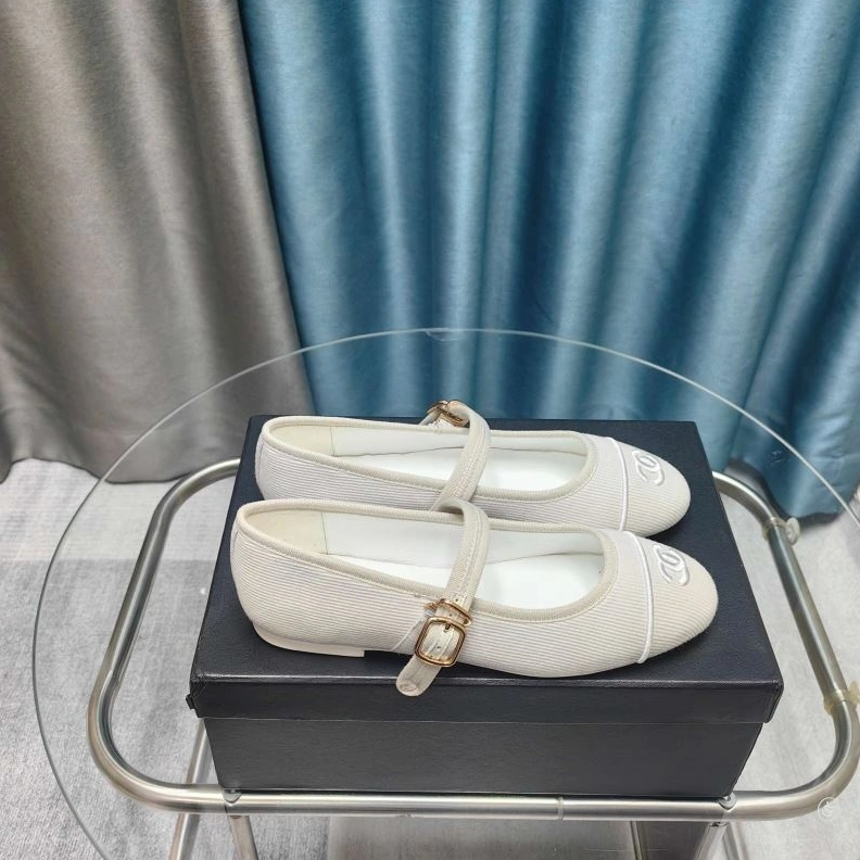 Trendy Chxnxl Slippers 122464