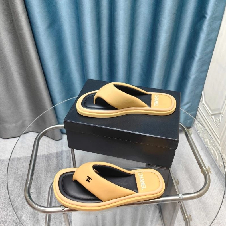 Breathable Chxnxl Slippers 122440