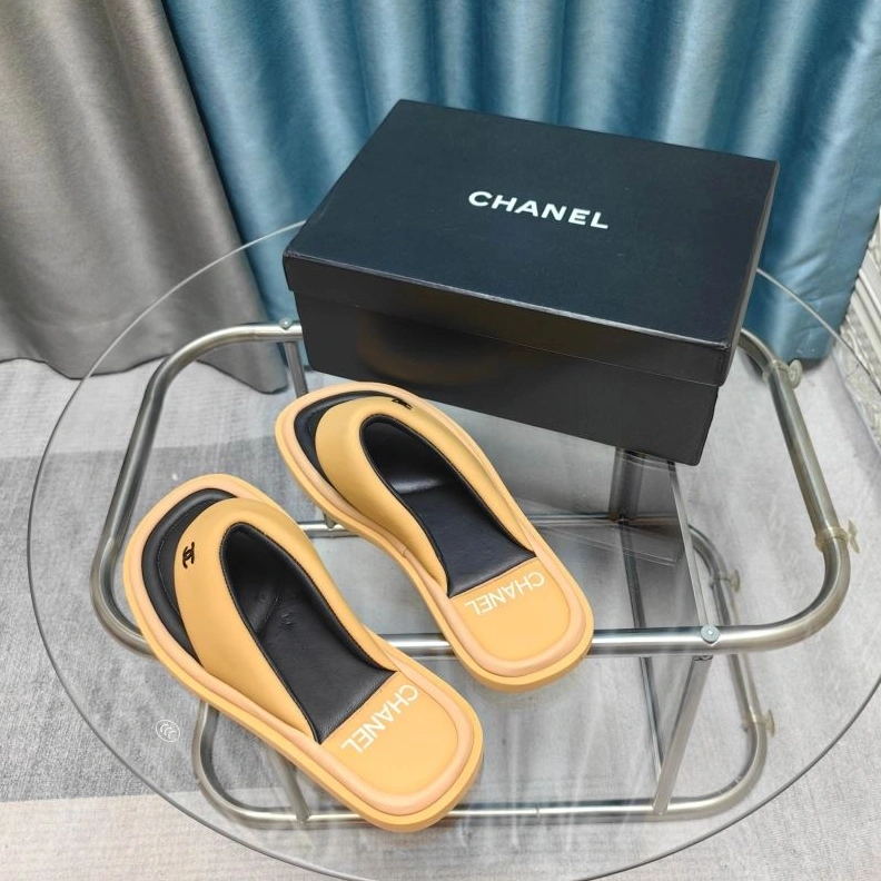 Breathable Chxnxl Slippers 122440