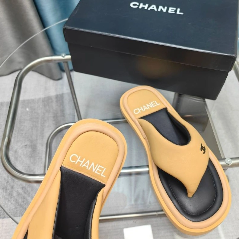 Breathable Chxnxl Slippers 122440