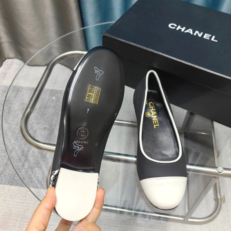 Vibrant Chxnxl Flat Shoes 123166