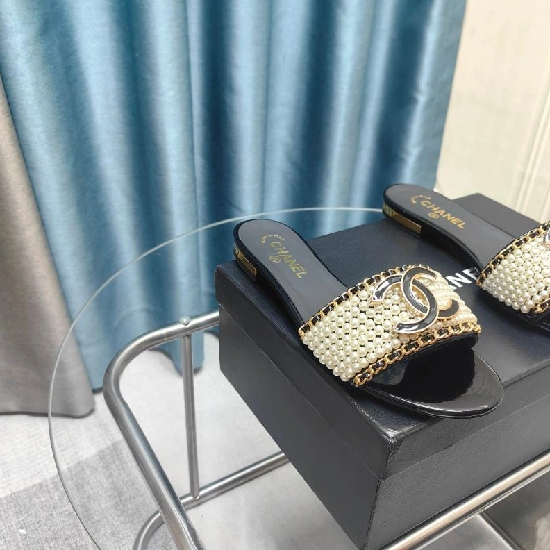 Classic Chxnxl Slippers 122429