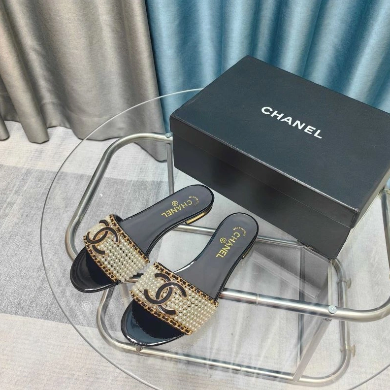 Classic Chxnxl Slippers 122429