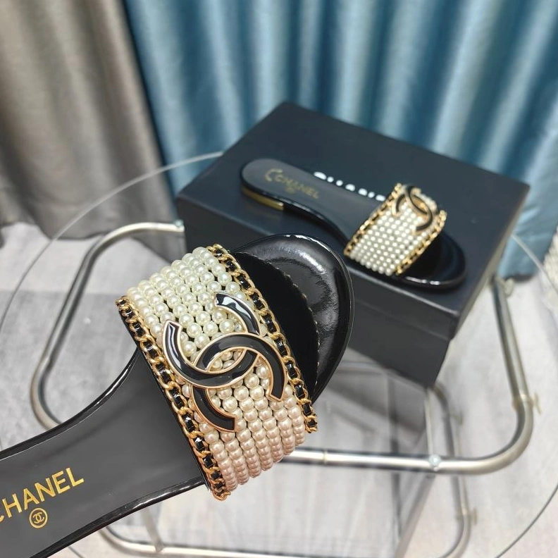 Classic Chxnxl Slippers 122429