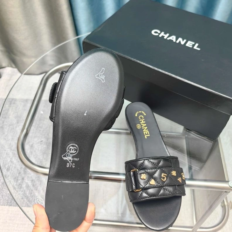 SportInspired Chxnxl Slippers 122428