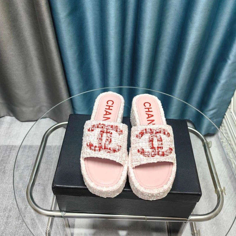 Efficient Chxnxl Slippers 122427