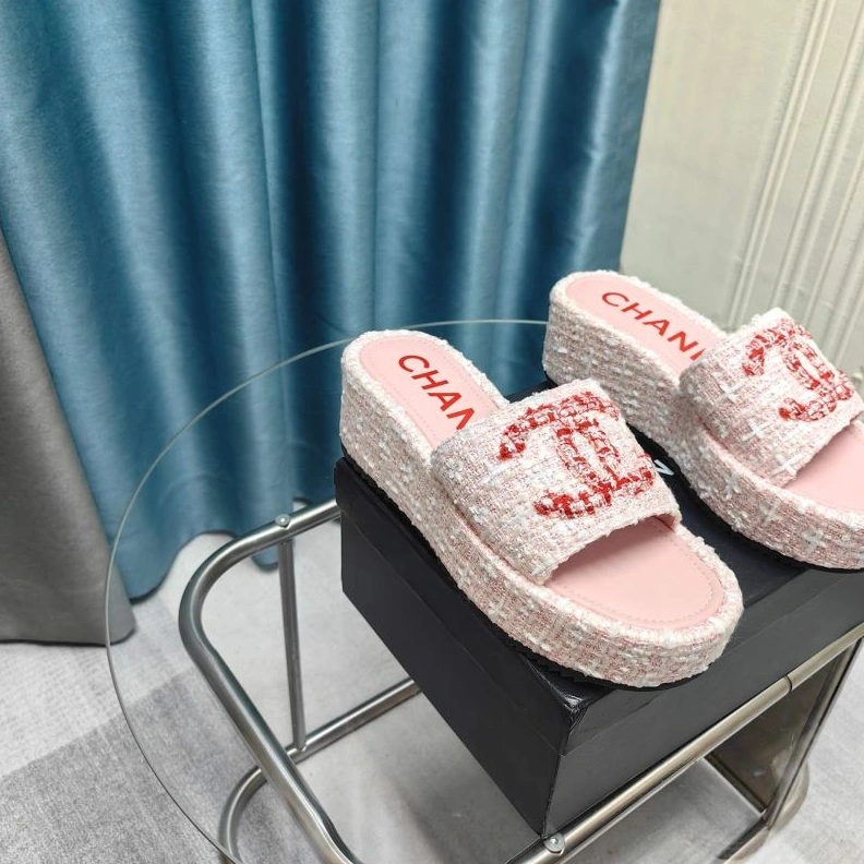 Efficient Chxnxl Slippers 122427