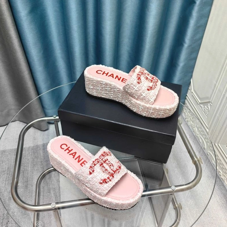 Efficient Chxnxl Slippers 122427