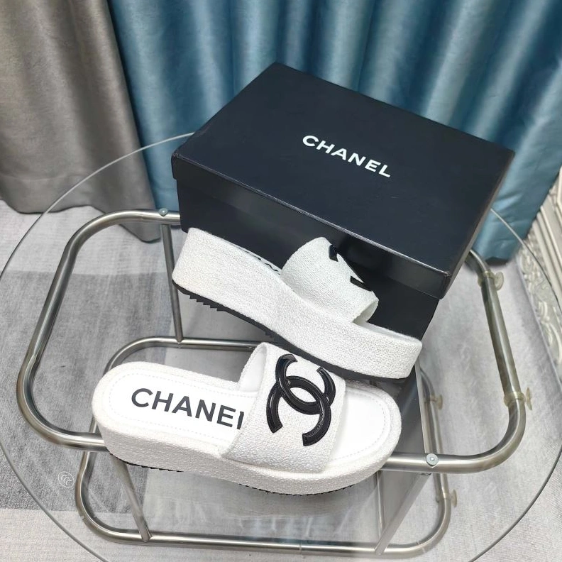 AllSeason Chxnxl Slippers 122423