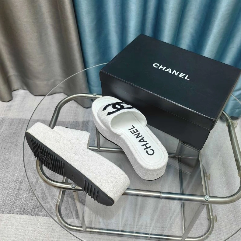 AllSeason Chxnxl Slippers 122423