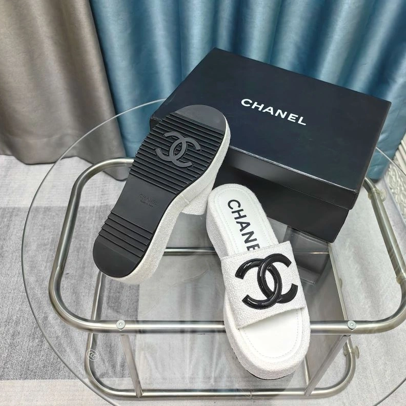 AllSeason Chxnxl Slippers 122423