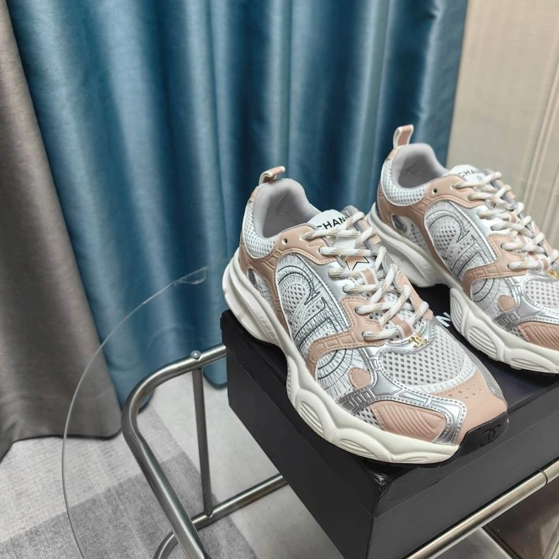 WellDesigned Chxnxl Sneakers 122127