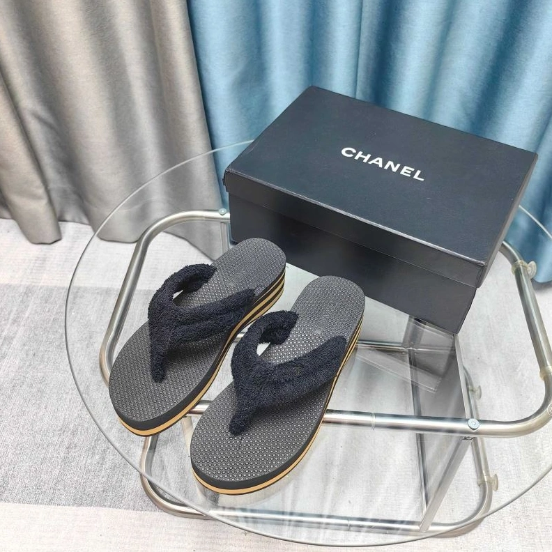 UrbanStyle Chxnxl Slippers 122421