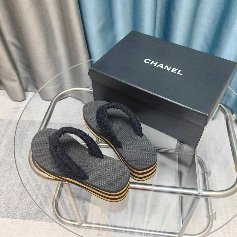UrbanStyle Chxnxl Slippers 122421