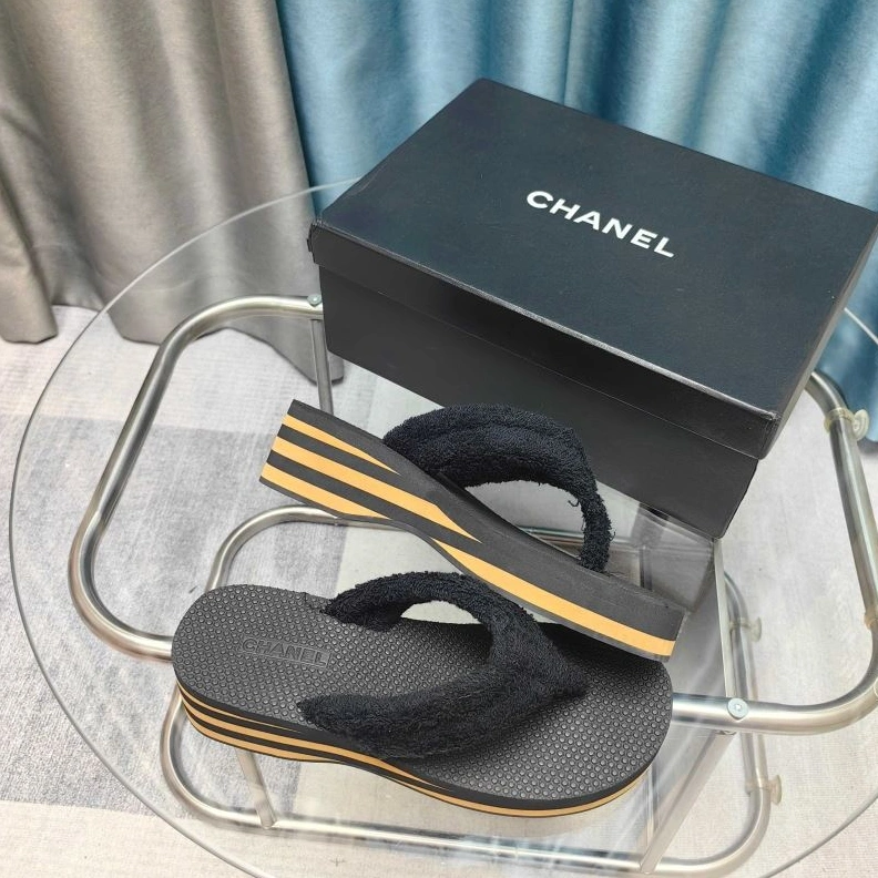 UrbanStyle Chxnxl Slippers 122421