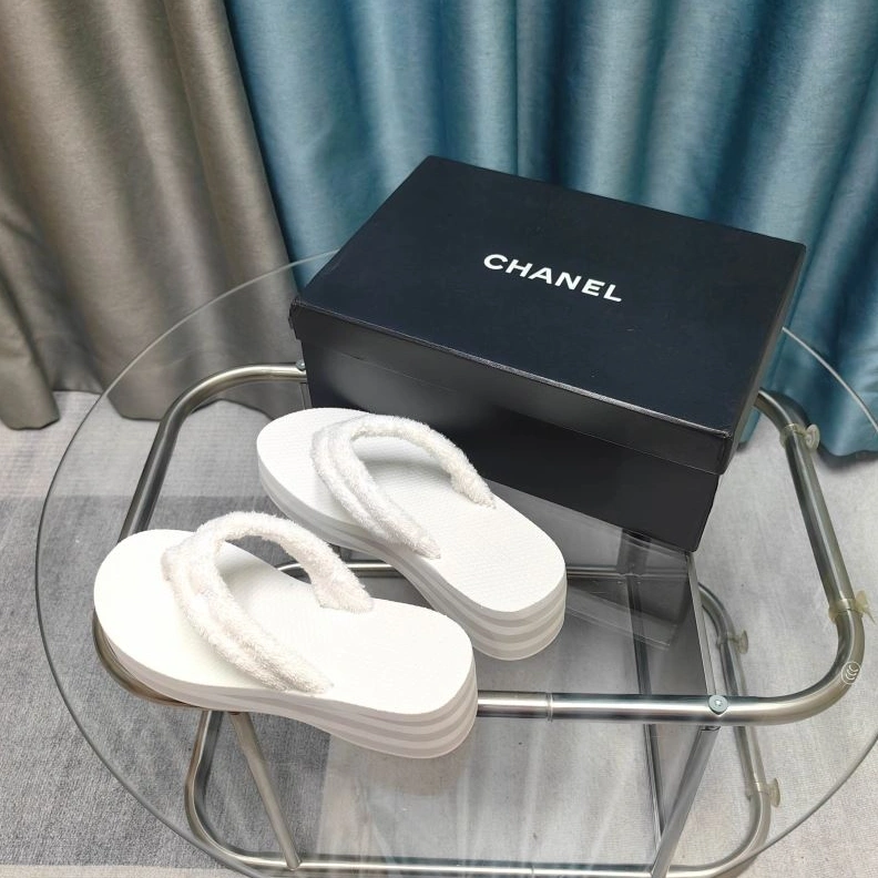 Compact Chxnxl Slippers 122422