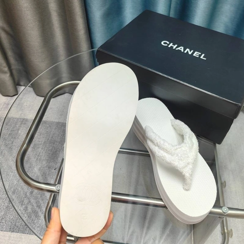 Compact Chxnxl Slippers 122422