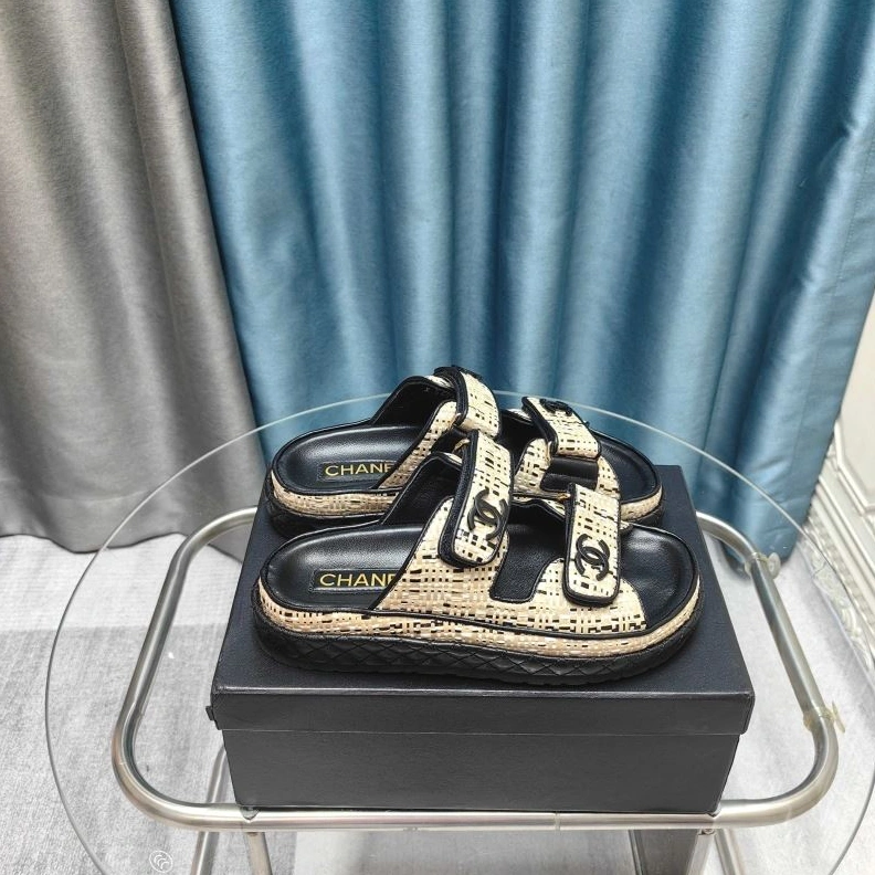EyeCatching Chxnxl Sandals 122864
