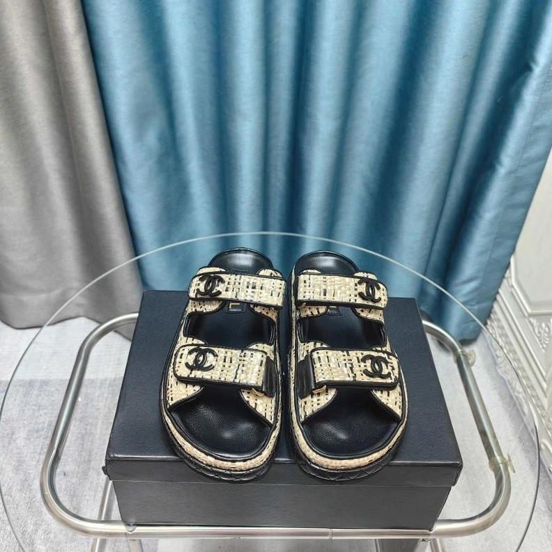 EyeCatching Chxnxl Sandals 122864