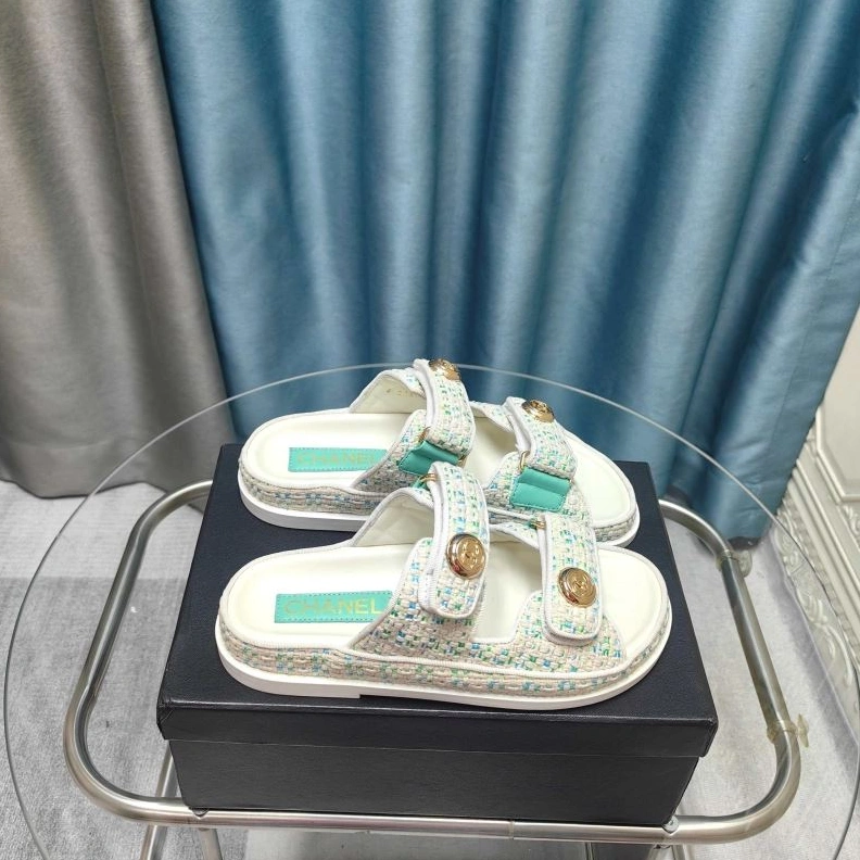 Cozy Chxnxl Slippers 122419