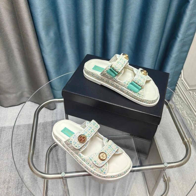 Cozy Chxnxl Slippers 122419