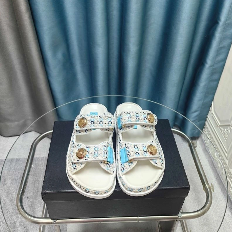 Trendy Chxnxl Slippers 122417