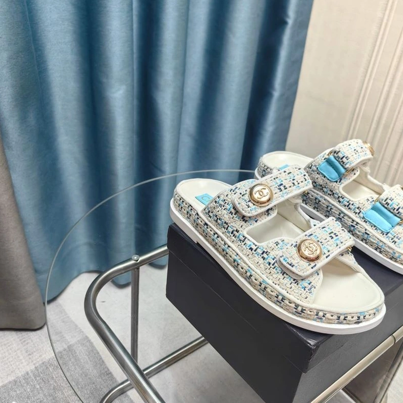 Trendy Chxnxl Slippers 122417