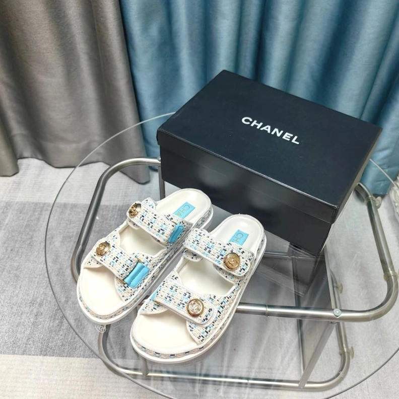 Trendy Chxnxl Slippers 122417