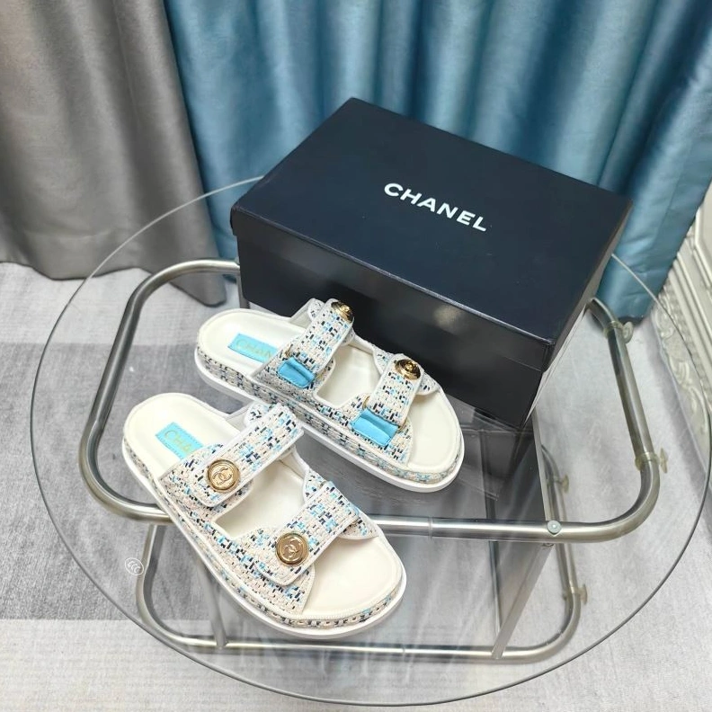 Trendy Chxnxl Slippers 122417